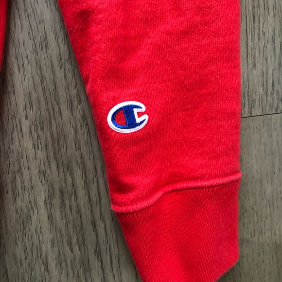 Reverse Weave Champion Red Crewneck - Picture 6 of 7